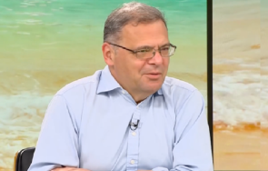 министър денков тръгна лов вещици русия опитва убие туристическия сезон