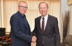 христо ковачки срещна нийл буши глобални технологични лидери