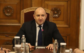 президентът дипломацията кауза основана чувството дълг родината