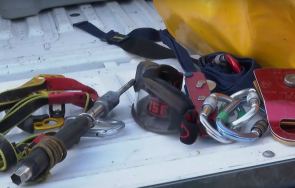 акцията незаконен рудник разказ спасителния екип