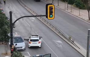 ранни зори шофьор помля няколко коли столичен булевард