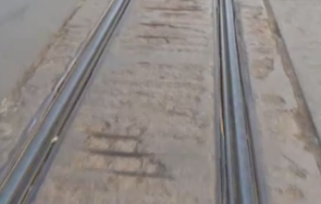 опасни шумни релси столичния квартал обеля