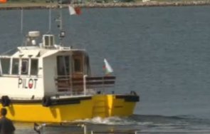 пилотски катер спаси бедстващ сърфист варна