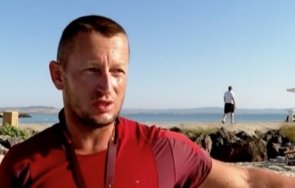 съдът остави ареста спасителя пребил французин заради чадър поморие