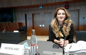 имигрантка турция новият премиер нидерландия