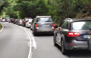 верижна катастрофа направи пътя аркутино приморско непроходим