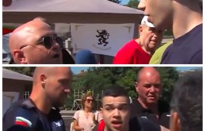 докато властта прави ала бала избирателите паметника съветската армия полицаи малтретират журналист видео