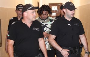 зловещият убиец разфасовал крис призна виновен снимки