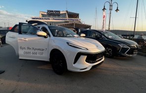 община варна затваря морска гара заради изложение китайски автомобили снимки