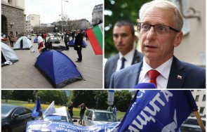 напрежението расте задава голям протест кабинета разпъват палатки прозорците денков