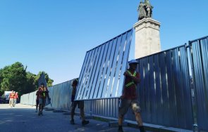 напрежение около моча ограждат паметника метални панели костадинов зове опълчение живо