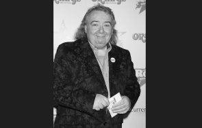 почина китаристът уайтснейк бърни марсдън