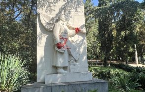 поругаха паметника съветската армия стара загора