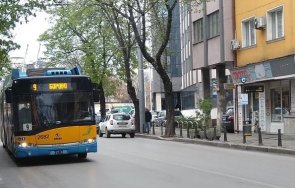 временно променя маршрутът тролей