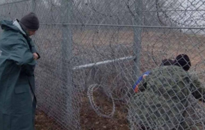 осуетени 100 хиляди опита мигранти прекосят границата