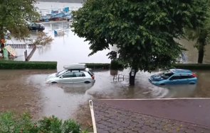 екстремно време порой удави черноморието коли плуват царево ахтопол смерч изви тюленово снимки видео