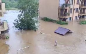 министерството туризма призовава туристите царево евакуират сами