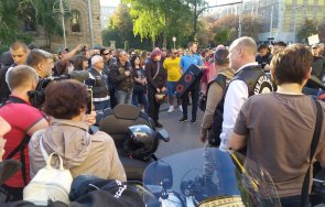 граждани събраха демонстрация подкрепа певицата милена славова