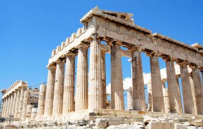 турист открадна мрамор акропола атина