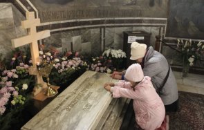 поразително отец владимир дойчев заедно руската църква губим гроба серафим софийски столицата остава без ангел хранителя