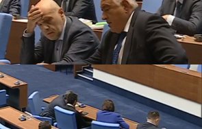 горещо парламента изловиха партийни лидери любопитни разговори кого седнаха раздумка христо иванов ген атанасов борисов снимки
