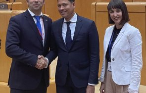 ухиленият петков деница лепна прякора просто киро заеха вкарат шенген снимки