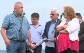 кирил вътев отиде земеделците скандират оставка искат среща лидерите сглобката