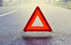 тежка катастрофа кола кемпер варненско жертва ранени