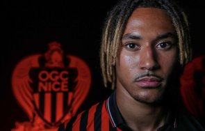 Футболист на Ница увисна от виадукт и заплаши със самоубийство