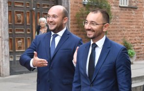 пик ретро любовните афери антон хекимян  снимки