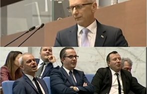 вижте николай денков предизвика депутати освиркват крещят оставка видео