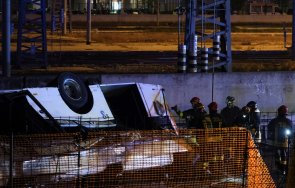 трагедия автобус падна надлез италия жертвите сред тях деца снимки