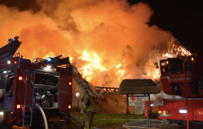 палеж бежански център германия души ранени