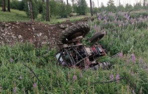 тракторист загина преобърнал стръмен терен