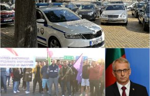 мрежата гърми полицията охранява срещата миньорите сглобката снимки