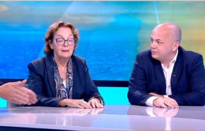 експерти некоалицията страда вътрешна шизофрения държат опозиция управлението влиза криза криза падне докато пеевски диктува