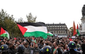 париж полицията използва сълзотворен газ разпръсне демонстрация подкрепа палестинците