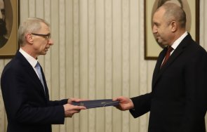 извънредно радев удари сглобката нямат нито легитимност нито подкрепа пипат конституцията безпринципна коалиция