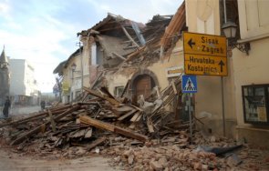 земетресението словакия паднали мазилки счупени прозорци пукнатини сгради