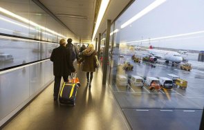 последните минути група българи блокирана летището тел авив