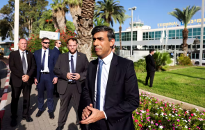 търсене диалог британският премиер пристигна тел авив