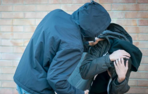 мъж преби непълнолетен тийнейджър пловдивски мол