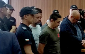 окончателно обвинените износ военна техника русия остават ареста