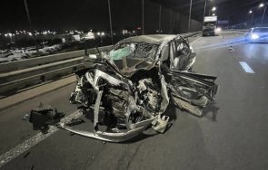 ужасяващи кадри катастрофата околовръстното всички коли помлени камиона двама пострадалите опасност живота