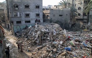 израел срина земята стотици сгради газа