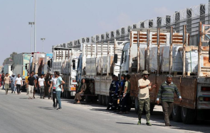 медицински екип камиона помощи влезли газа пункта рафах