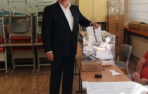 кого отиде урната председателят сдс румен христов снимки
