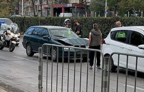 първо пик две коли помляха мол сердика софия трафикът затруднен видео