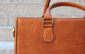 добрият пример годишно момче намери върна чанта 5000