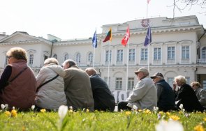 комшиите уредиха пенсиите румъния бъдат увеличени два следващата година